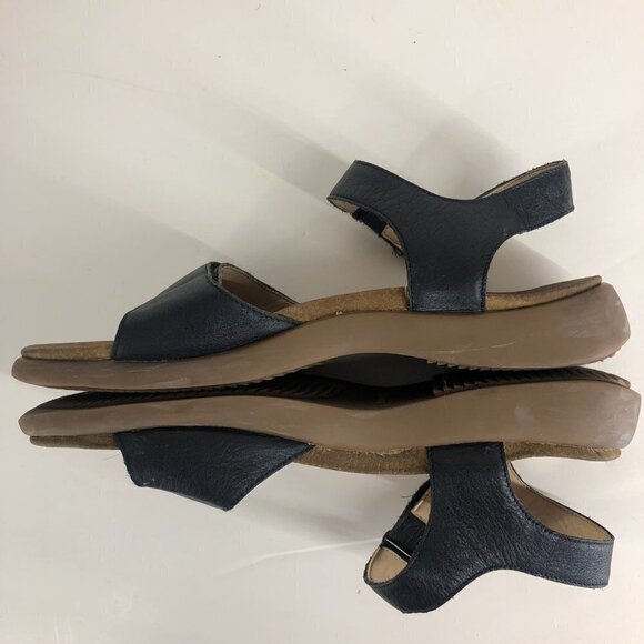 ROCKPORT Black Leather Adjustable Velcro Strap Sandals Sz 7.5 - Picture 4 of 12